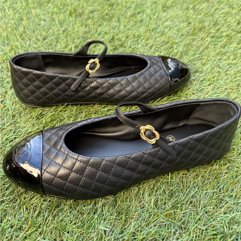 CHANEL CC LOGO BLACK LEATHER MARYJANE BALLET FLAT SHOES GOLD BUCKLE QUILTED 39.5 - Picture 11 of 15